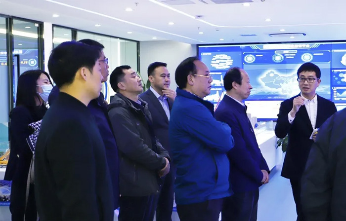 江苏省发改委副主任林康调研乐竞体育发展情况-3.jpg